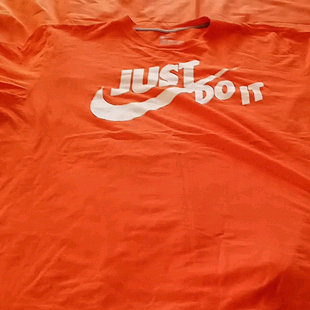 Tee shirt